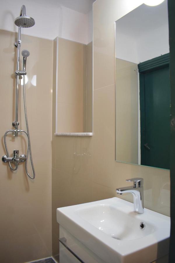Stylish, Basement Studio With Roof Top Access - Ep9B Athens Luaran gambar