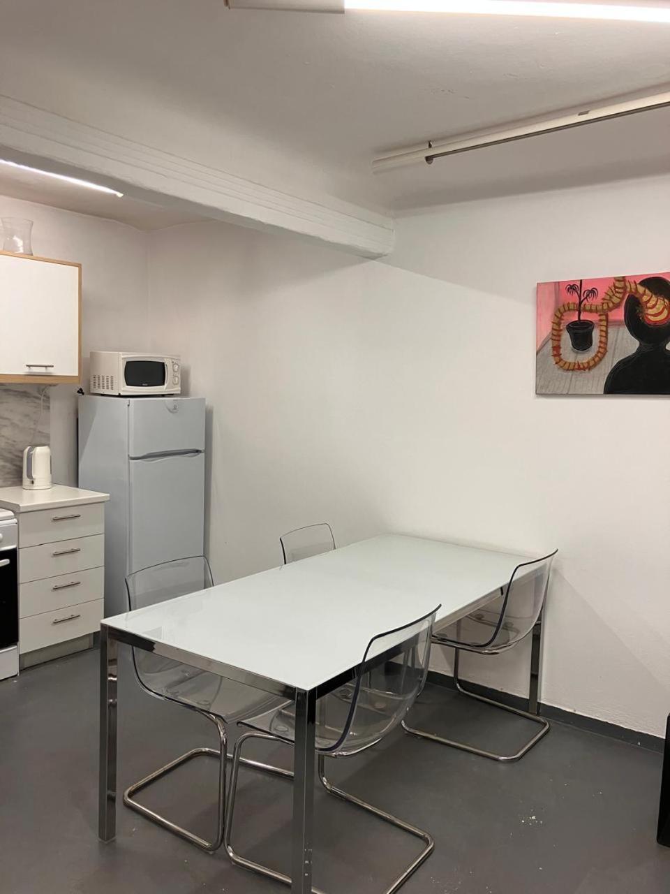 Stylish, Basement Studio With Roof Top Access - Ep9B Athens Luaran gambar